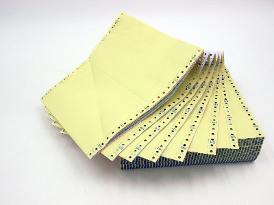 無碳復(fù)寫紙會顯色嗎？顯色的原理是什么，有哪些特點？